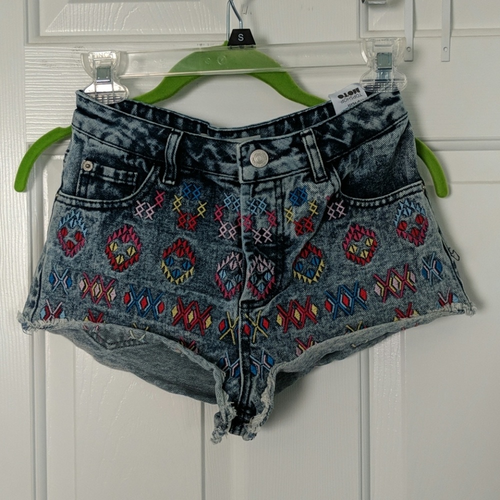 Fun highwaisted shorts